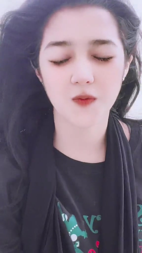 @𝕾𝖆𝖒𝖊𝖊𝖗𝖆 𝕶𝖍𝖆𝖓 🕊️