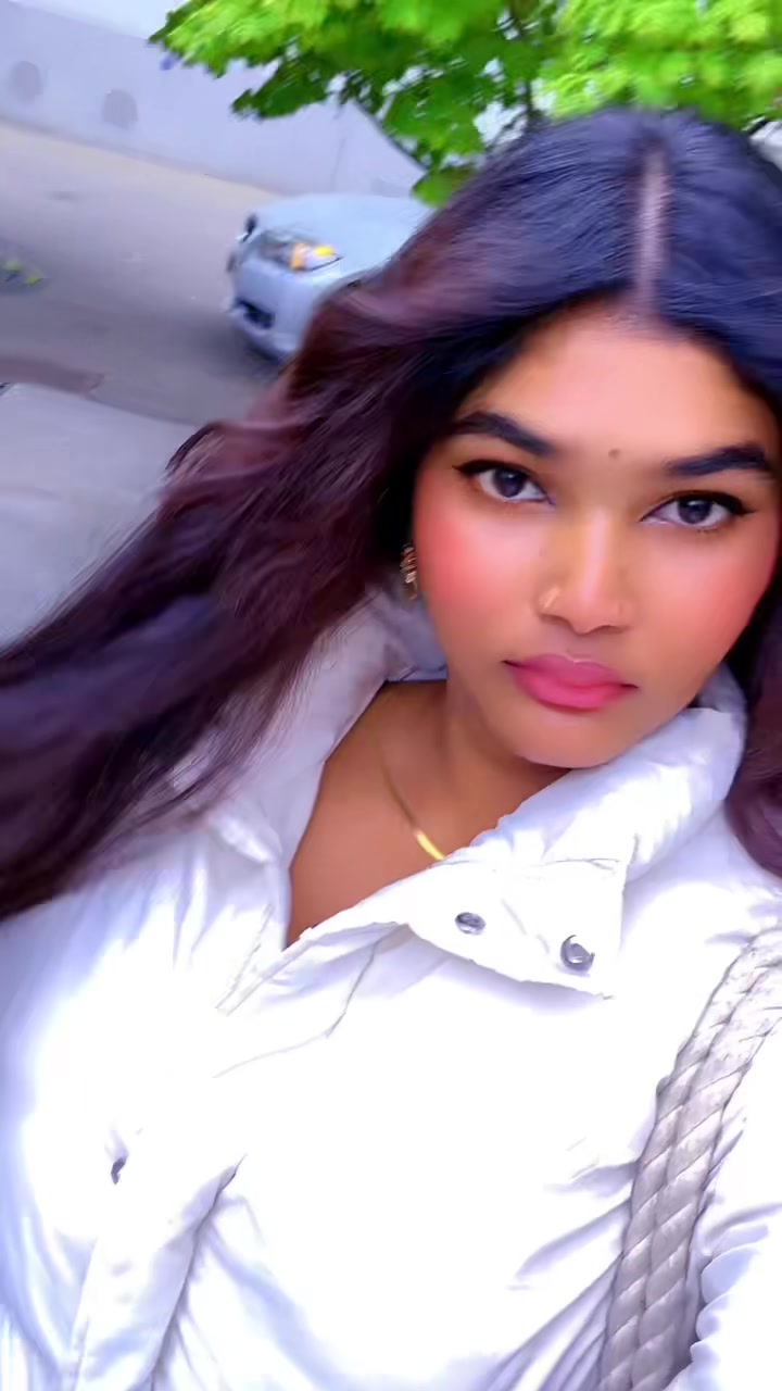 @கள்ளி ராணி👑♥️💋🇨🇭