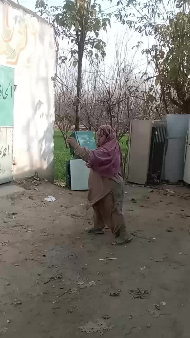 @momand7773