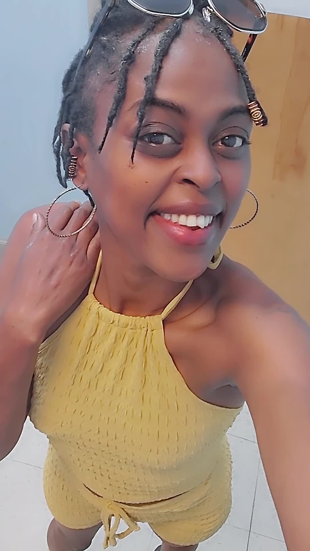 @MoMoney