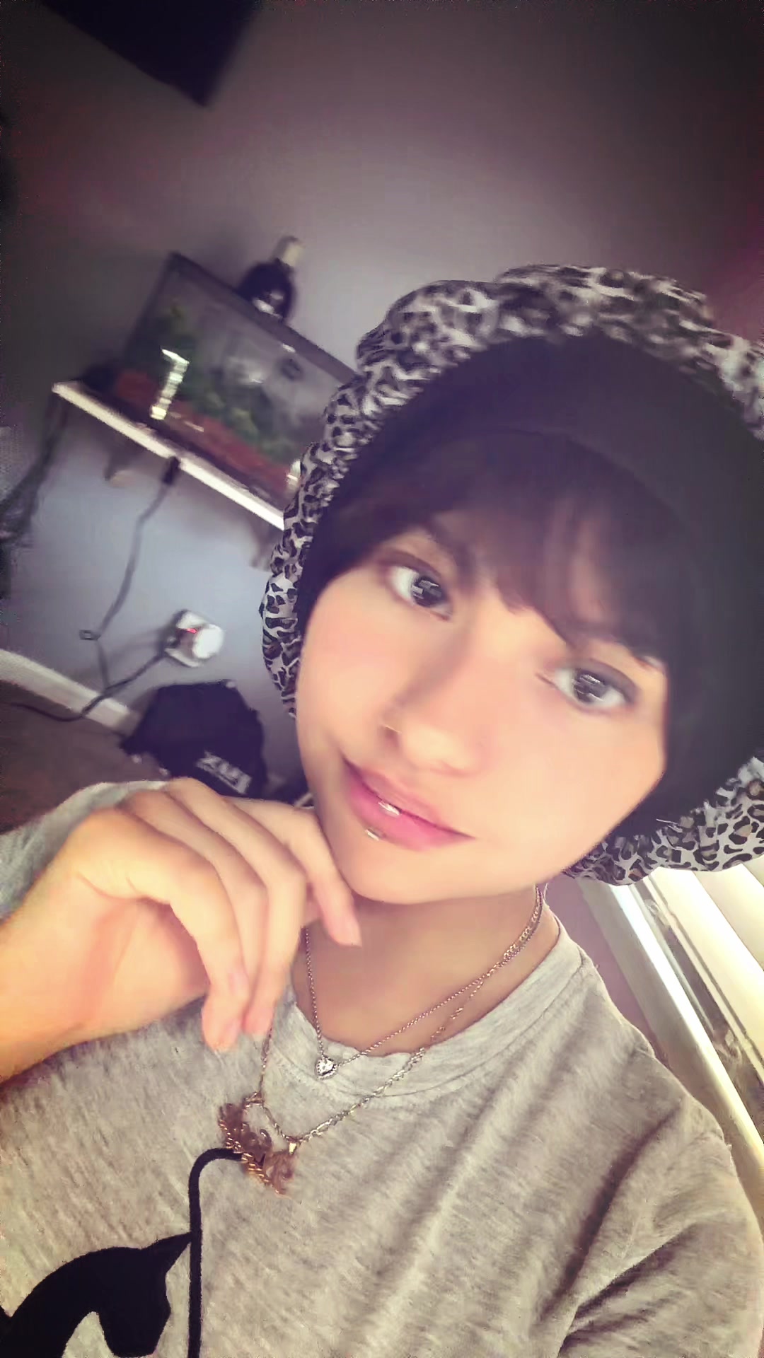 @𝓷𝓲𝓬𝓴𝓲 ❦
