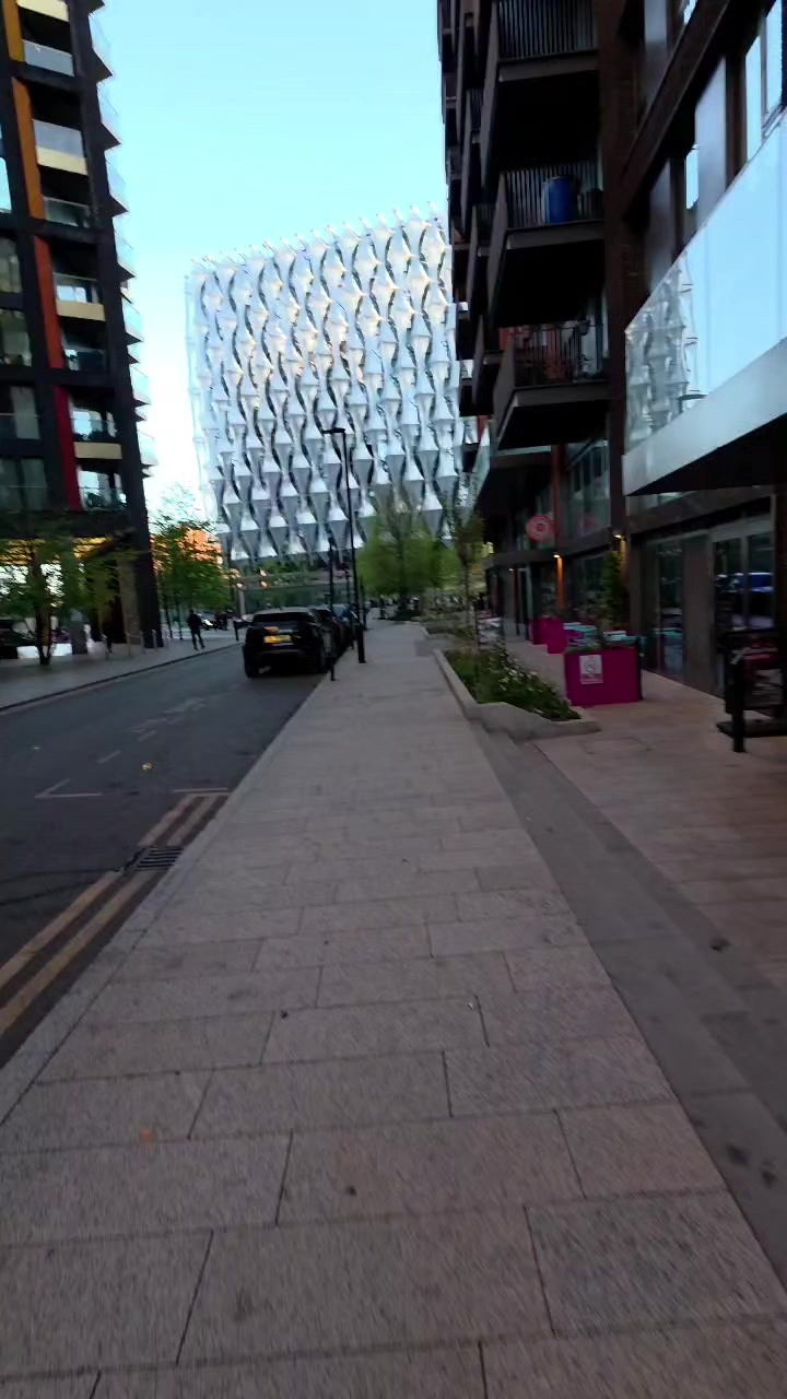 @Ali Abbas 🇬🇧🇵🇰