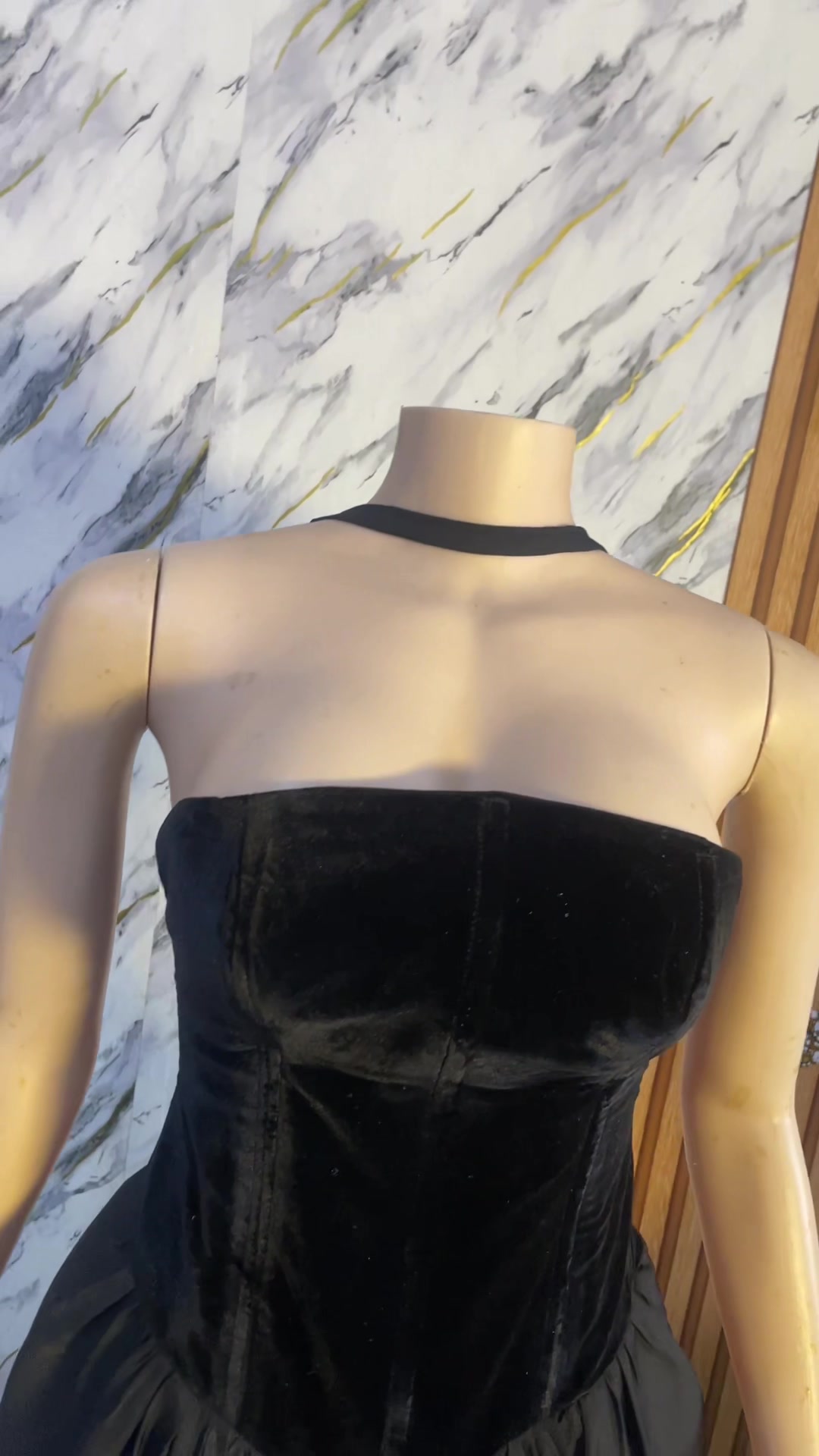 @LimatNobleKloset ✂️🧵🛍️