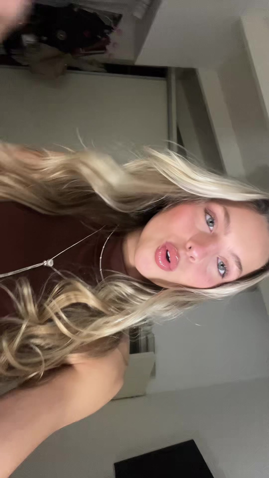 @Lola.