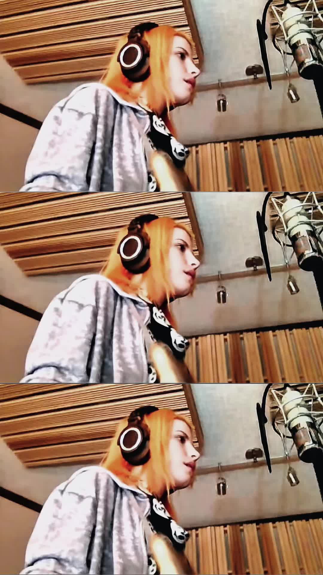 @￴