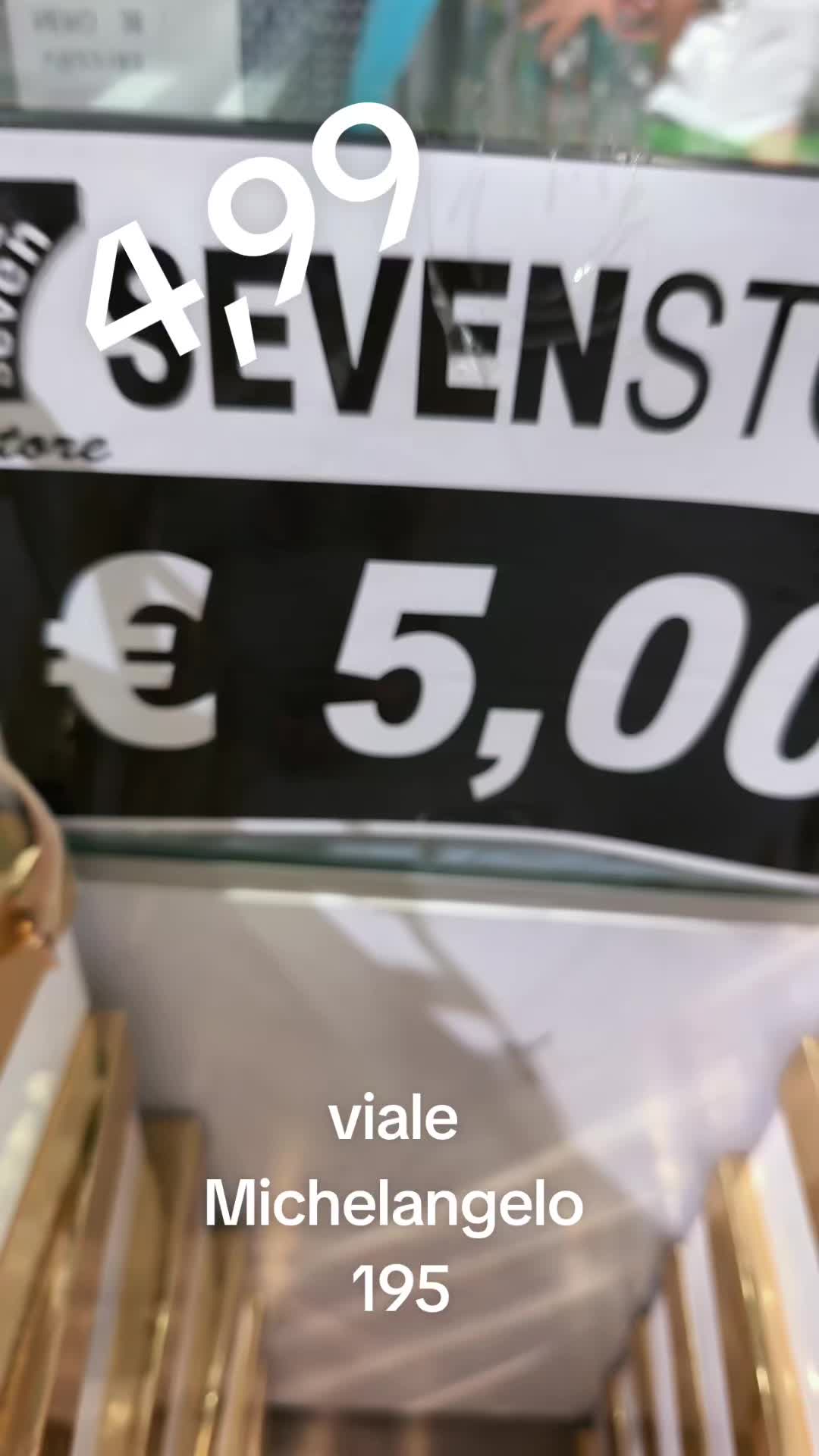 @sevenstorevialemichelangelo195