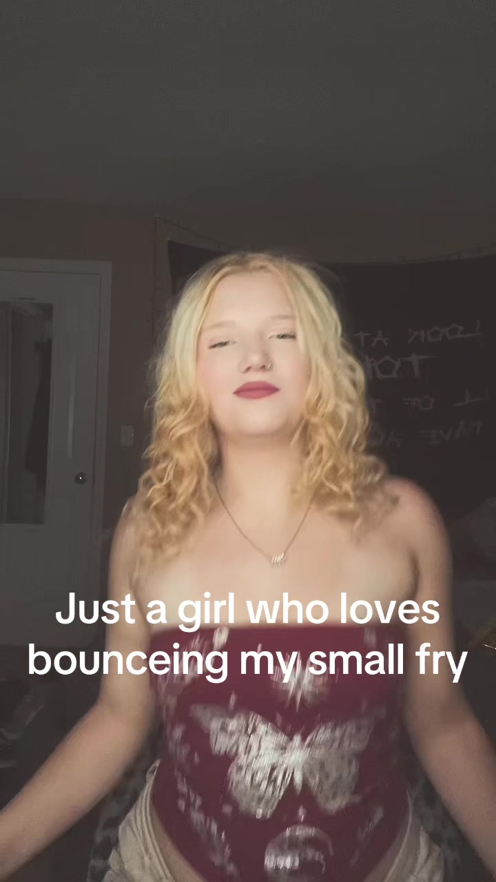 @chloe