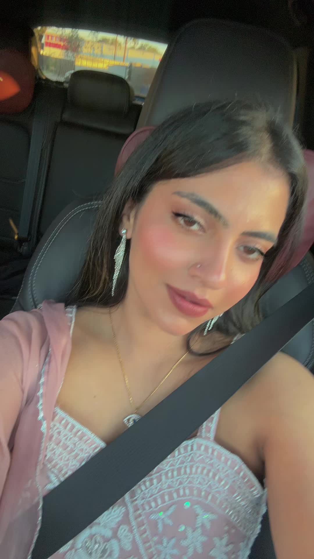 @shreyuu