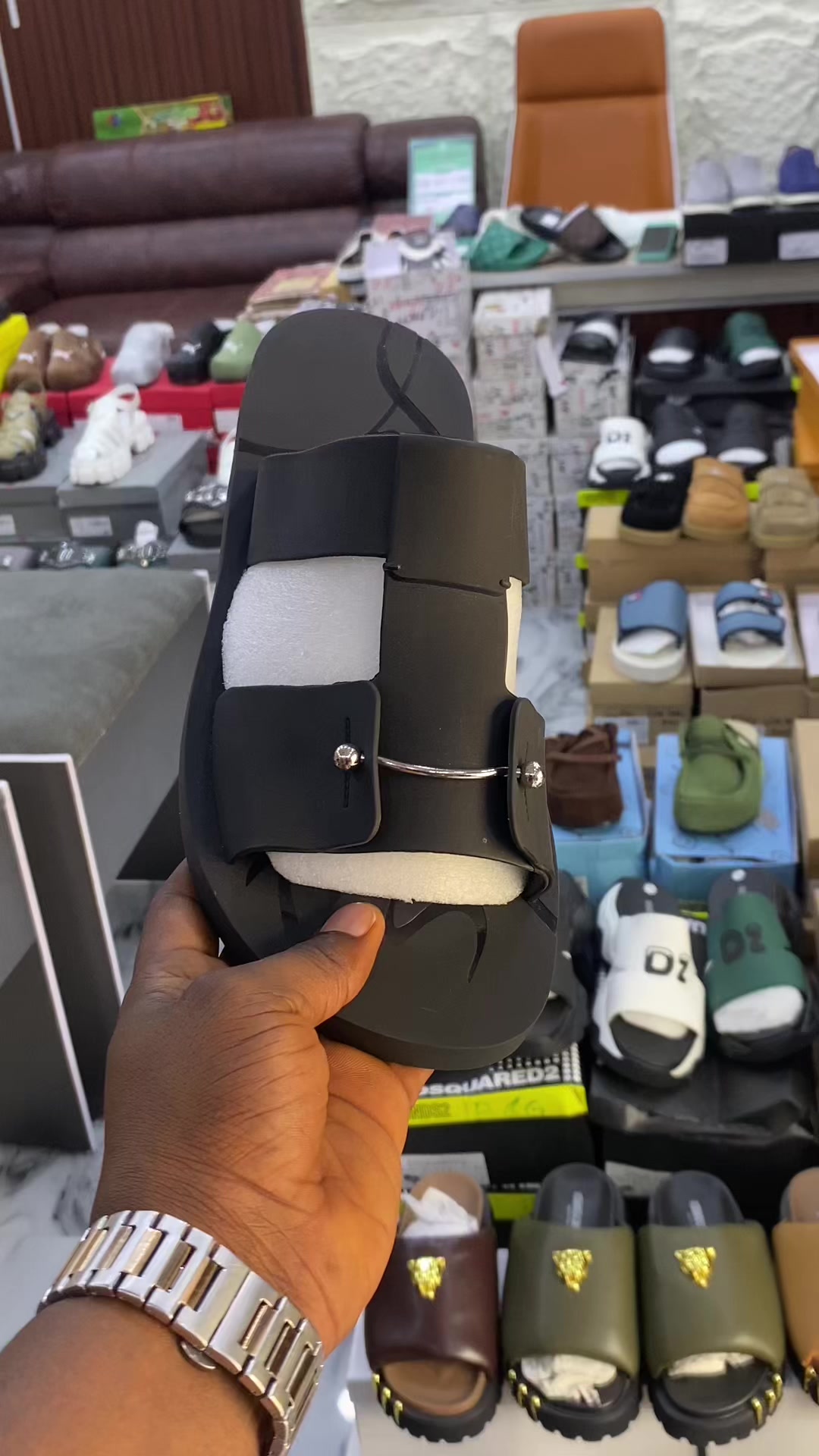 @Enatel Foot Locker
