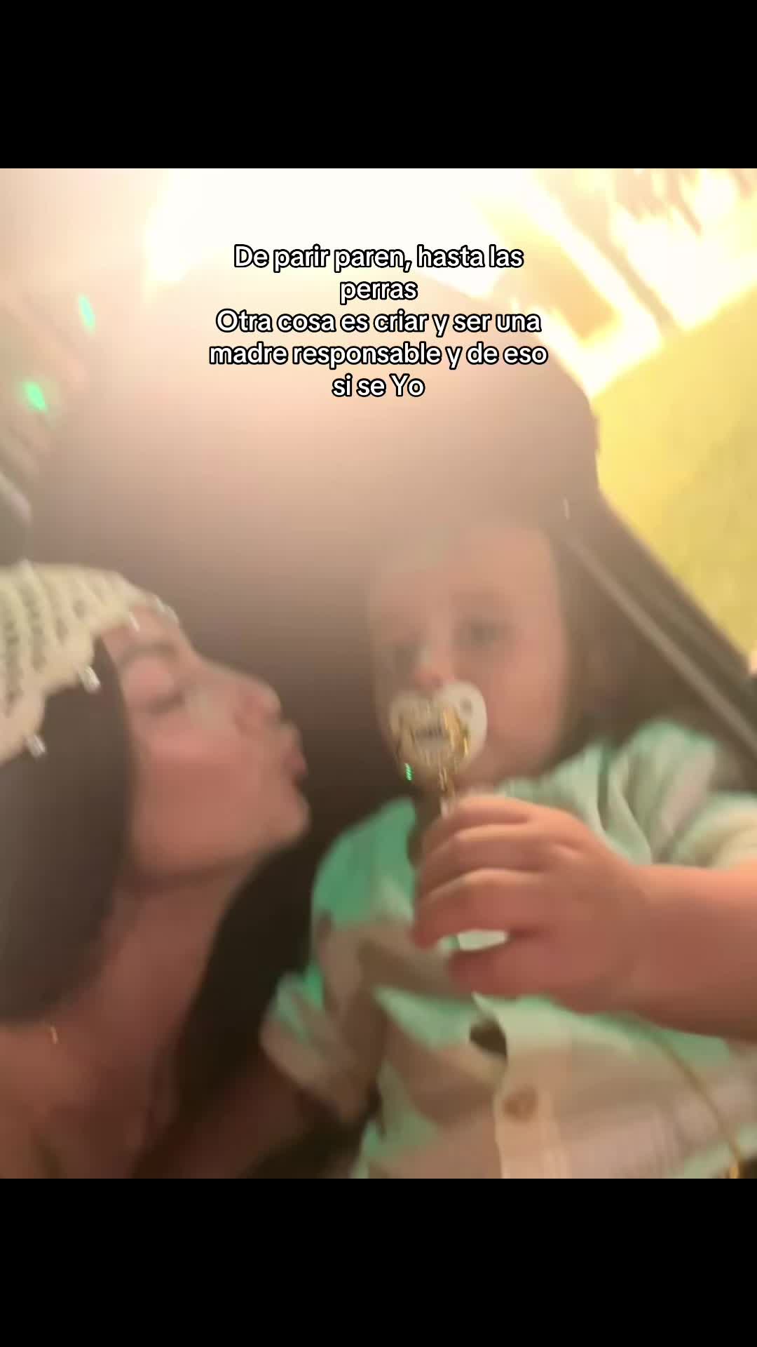 @María