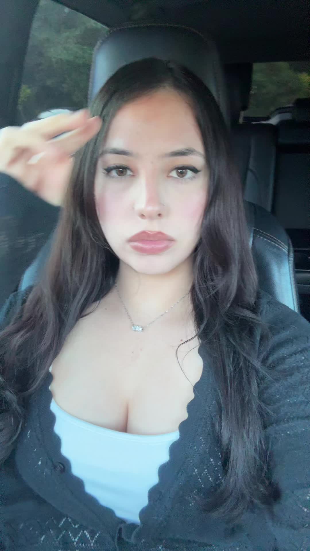 @Yisela