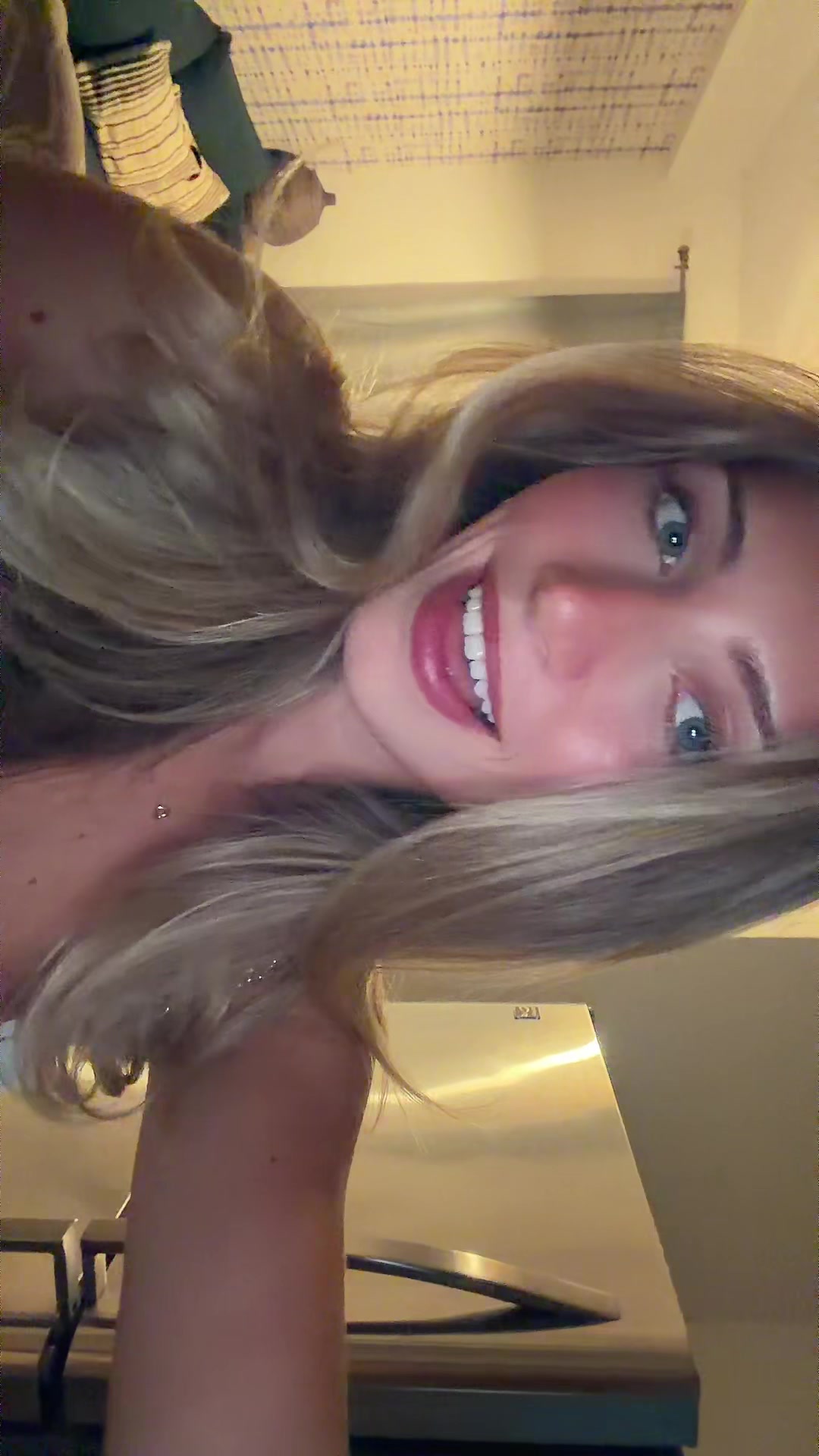 @Bella