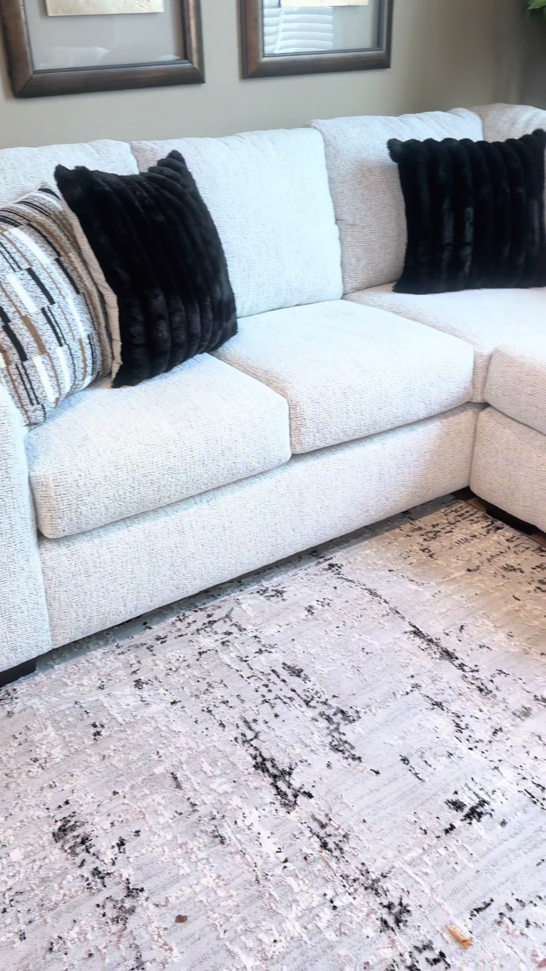 @modernhomefurniture.com
