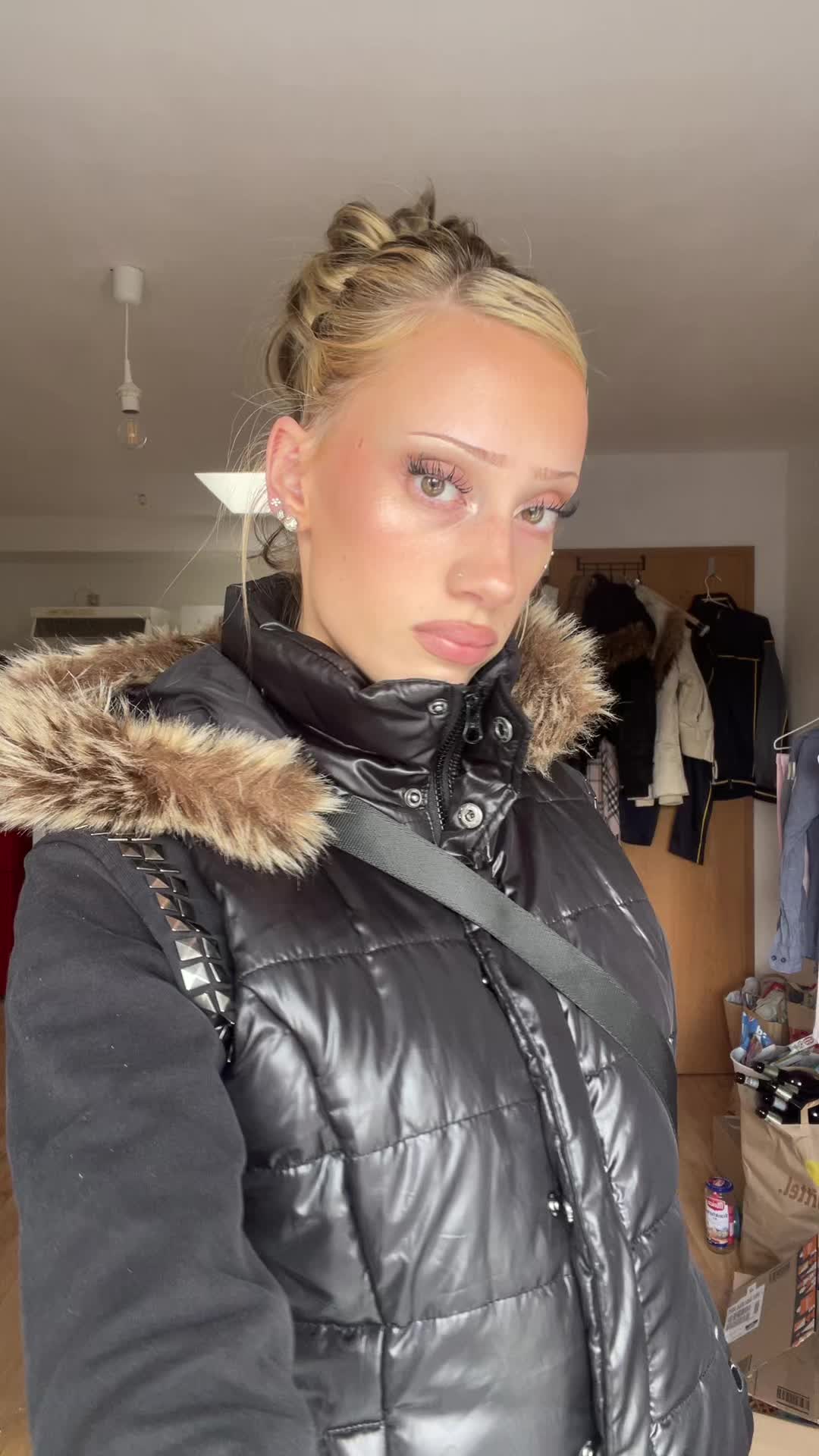 @👸🏼