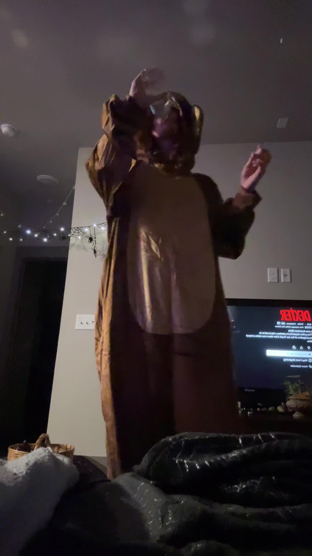 @🦦