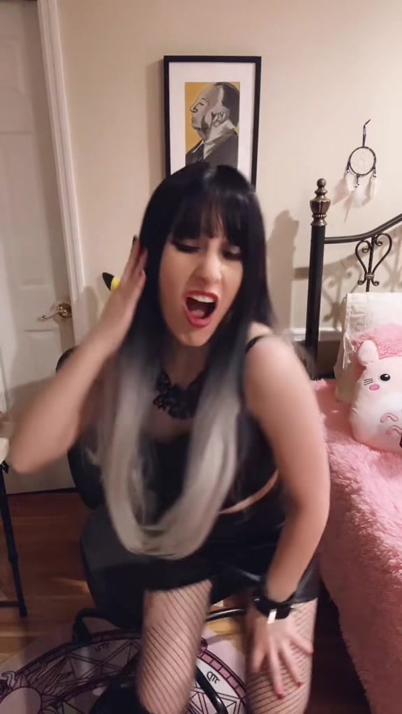 @melaxkitty991