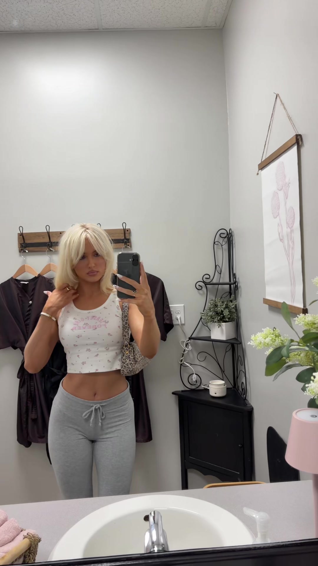 @AVA ISABELLA
