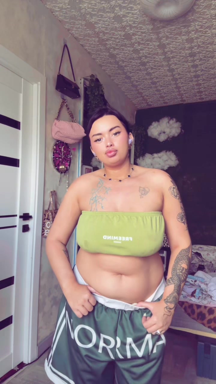@velvetnika4