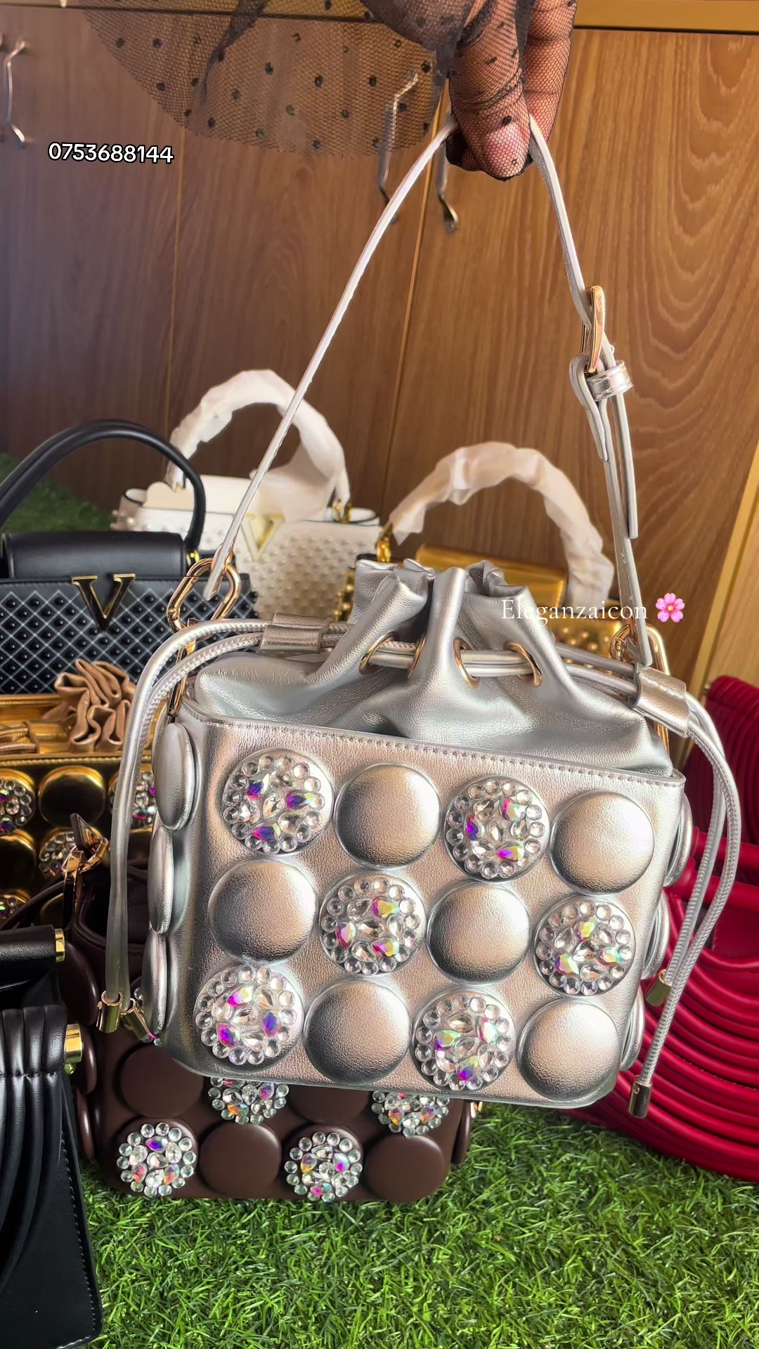 @ELEGANZAicon-jewelry/bag/heels