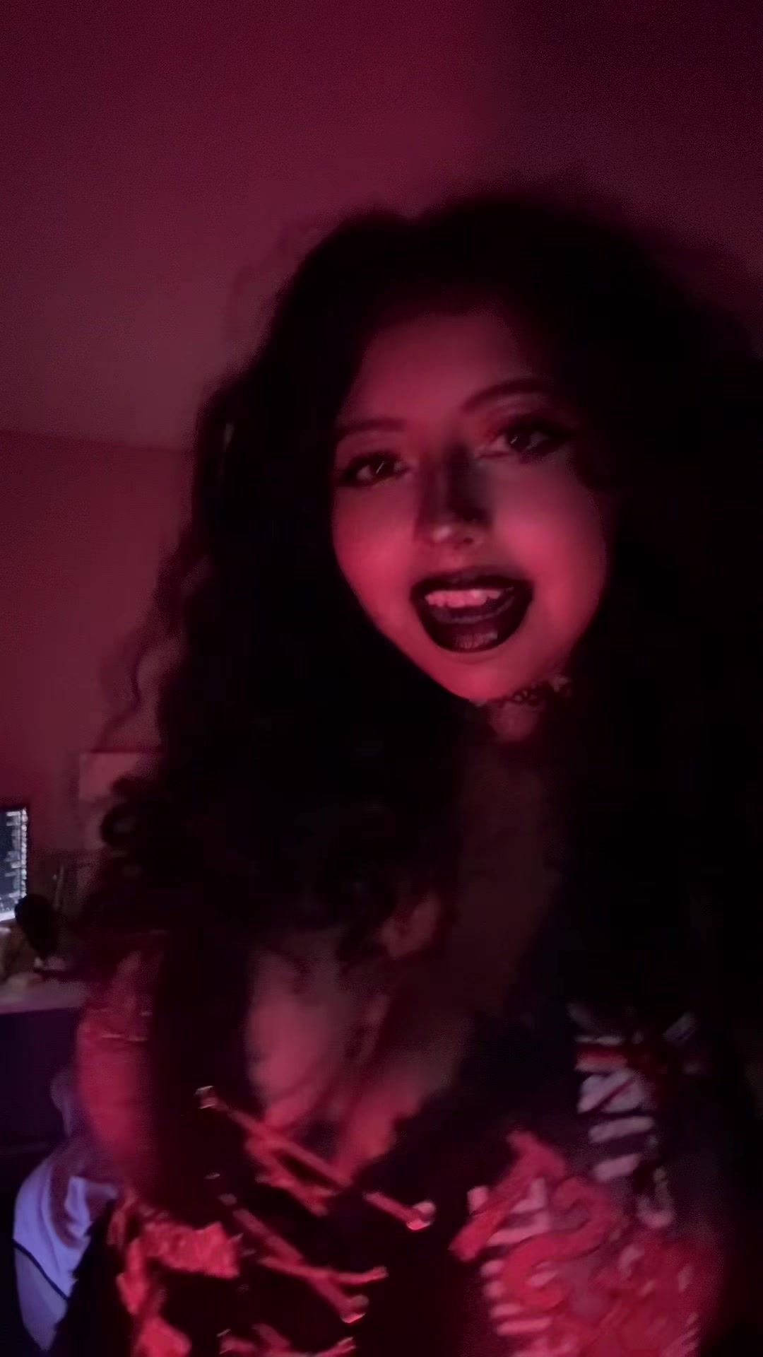 @zhalixia | Streamer