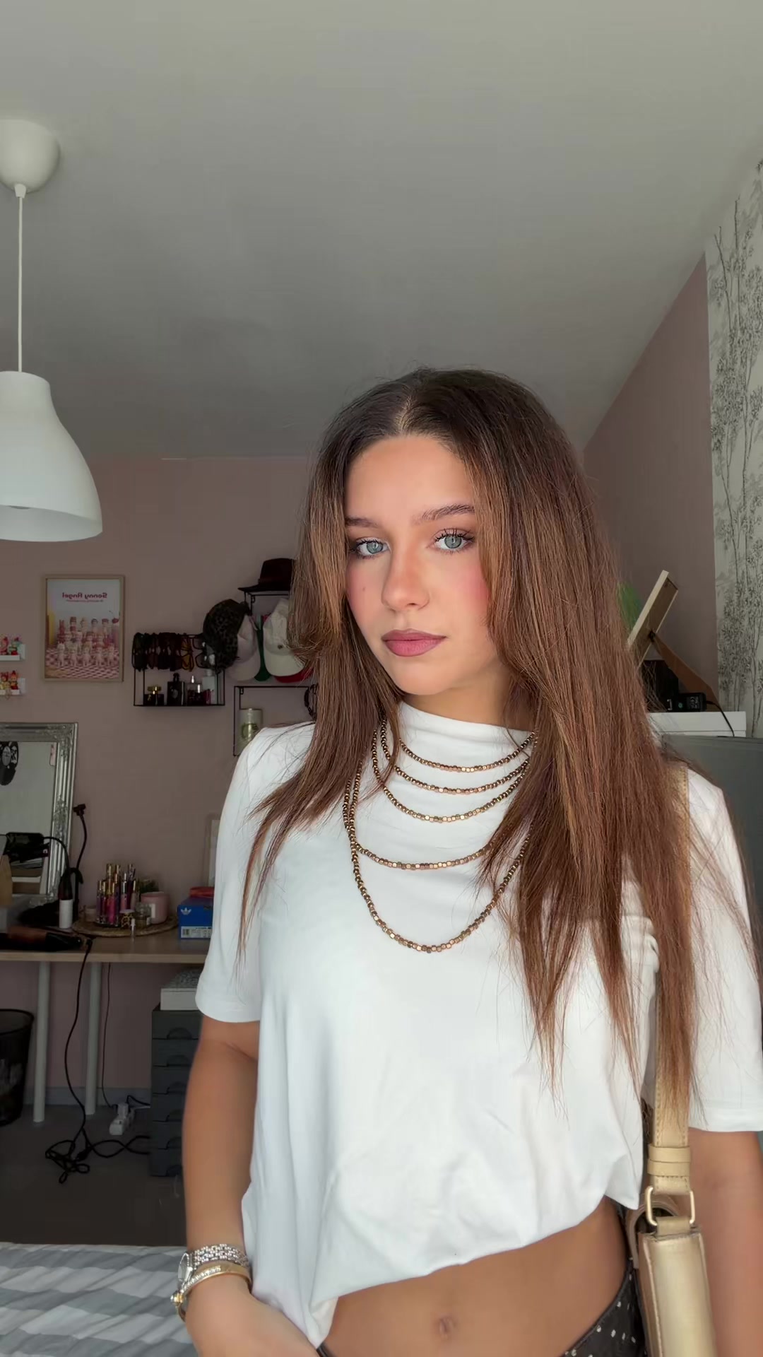 @YNÈS