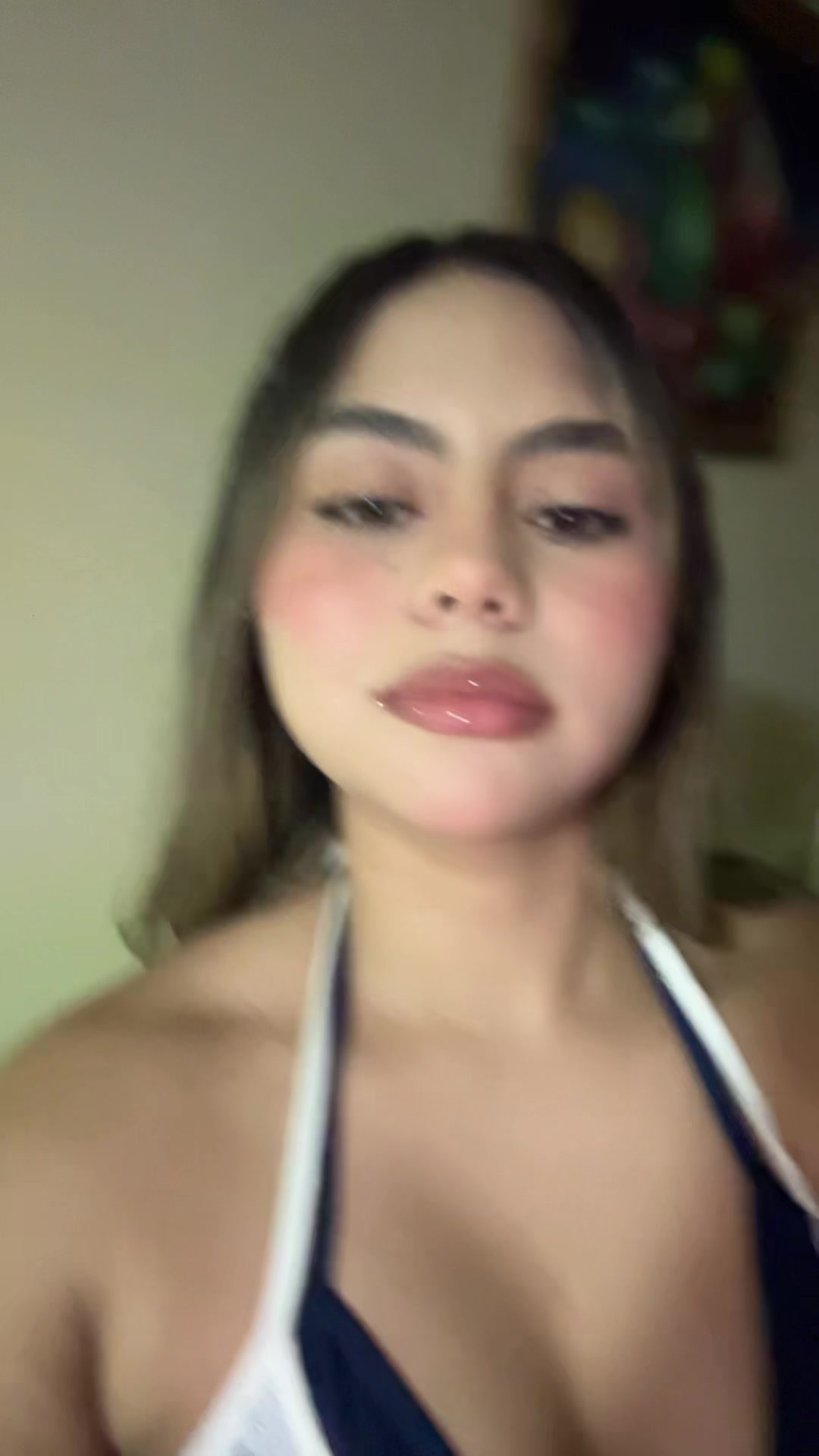 @Vickymedina
