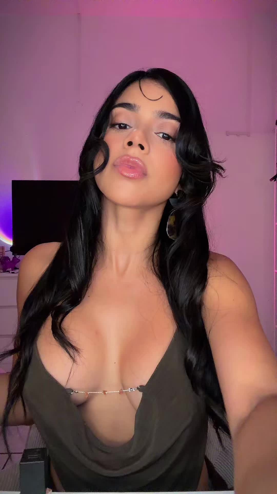 @FLÓ
