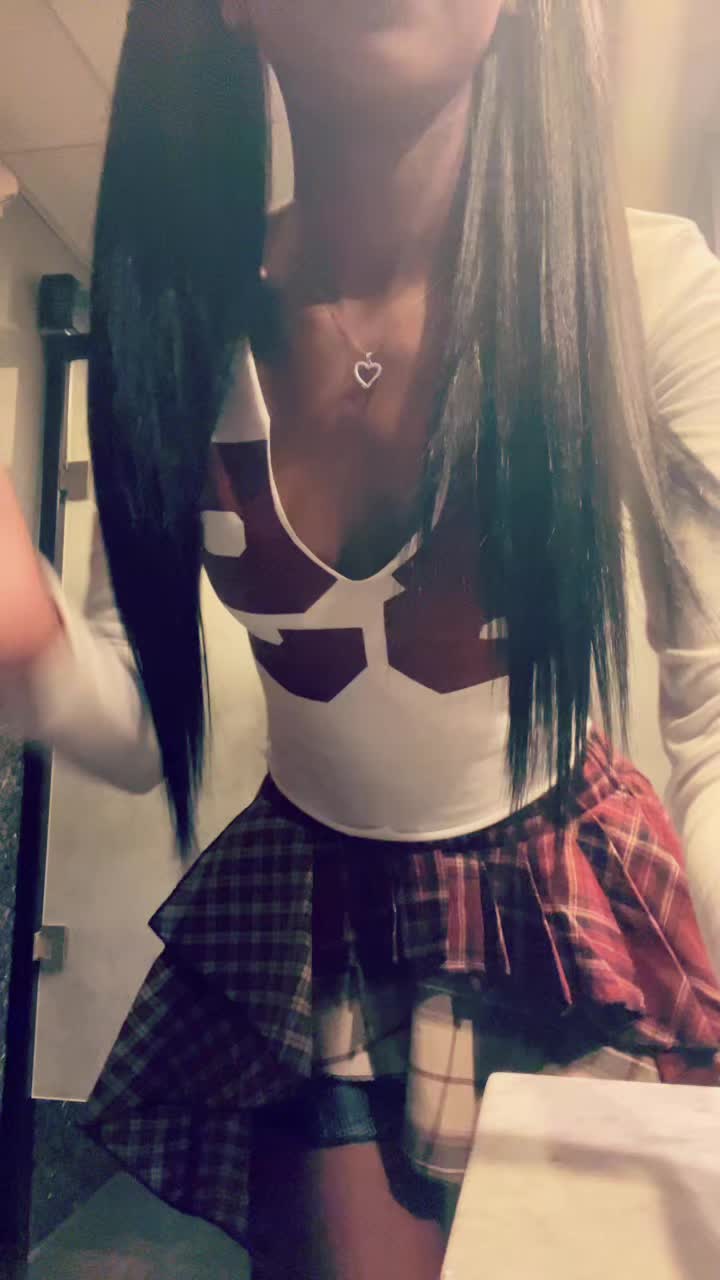 @MYANICOLE