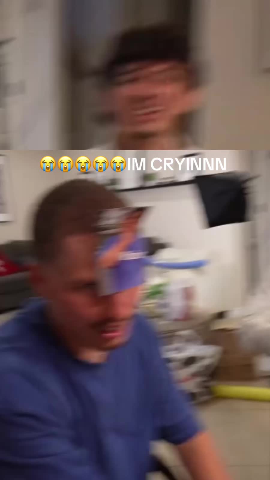@🥳