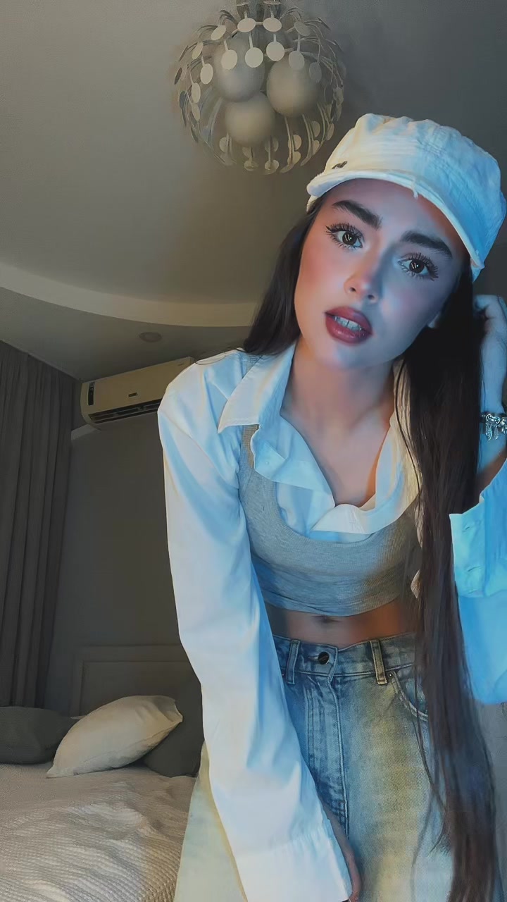 @ari_cryztal