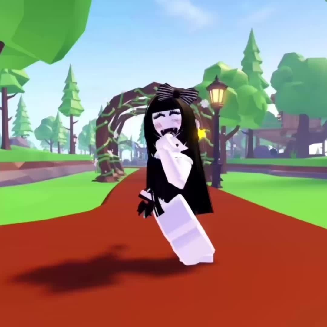 @⃟