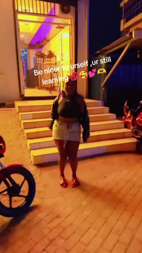 @Vivvy💋