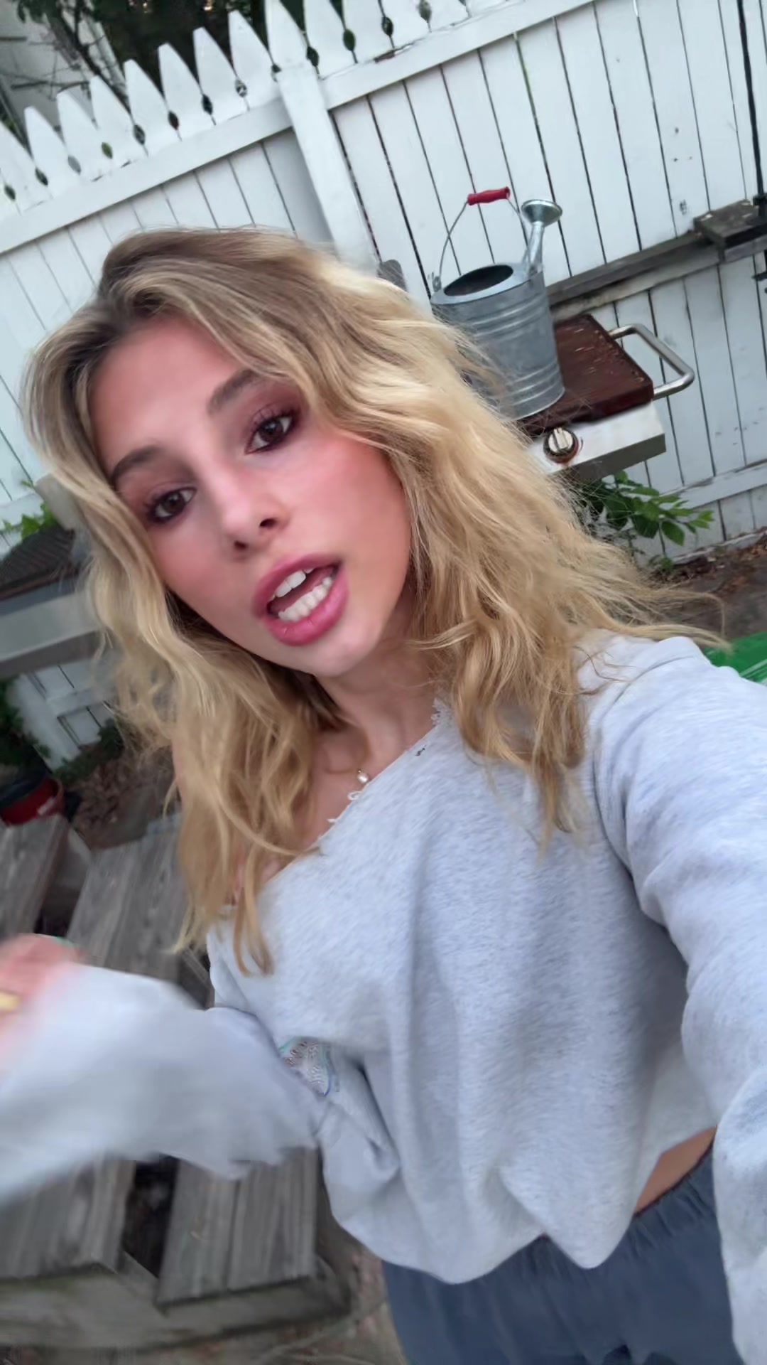 @hi