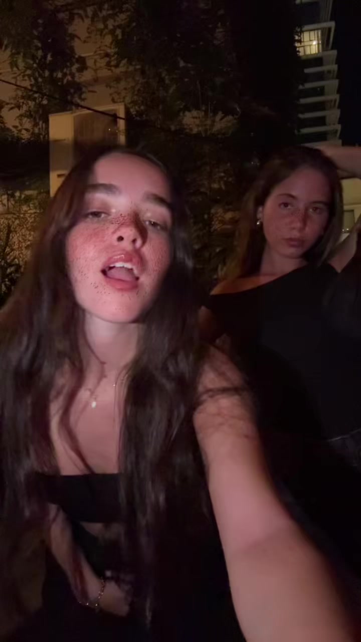 @Mia