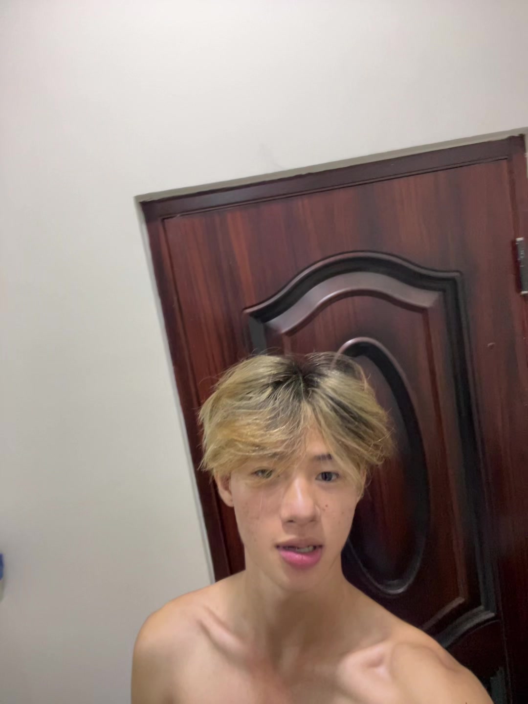 @បុរសខូចចិត្ត
