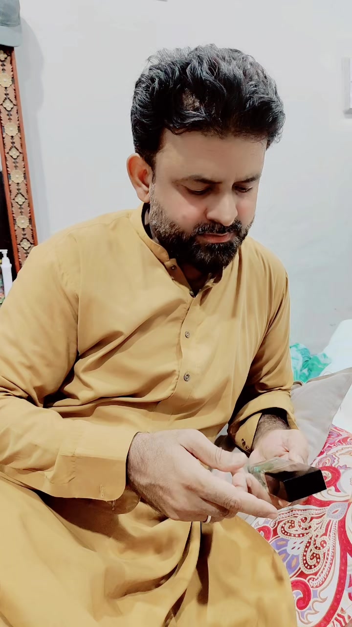 @IRFAN ALI 👑