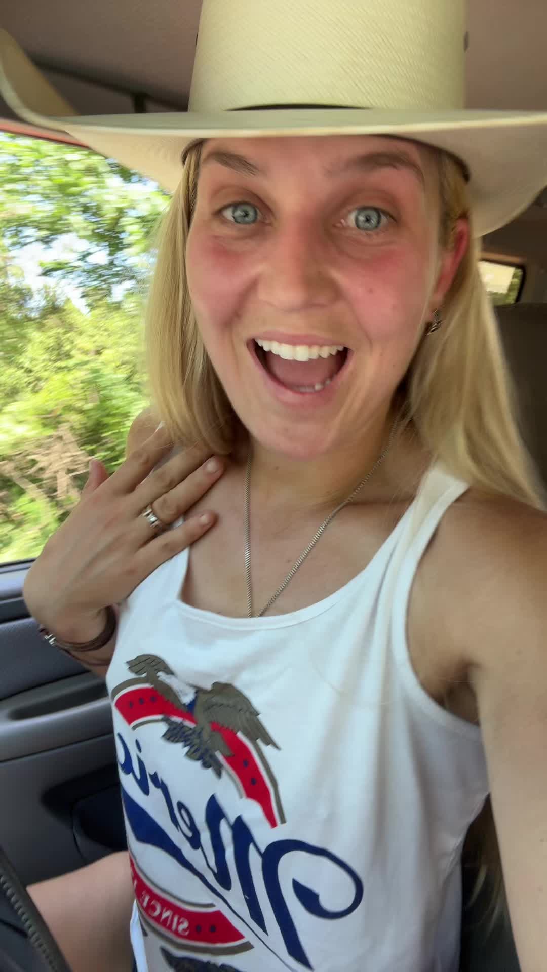 @itsamandalee