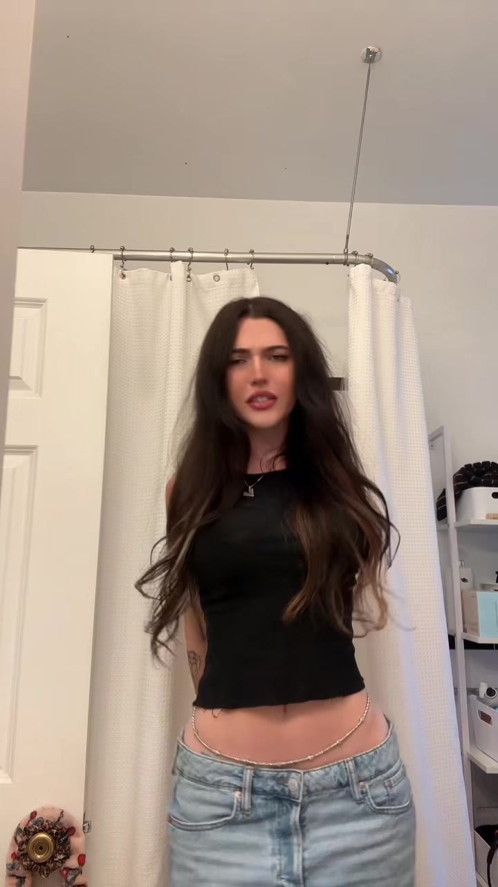 @bella