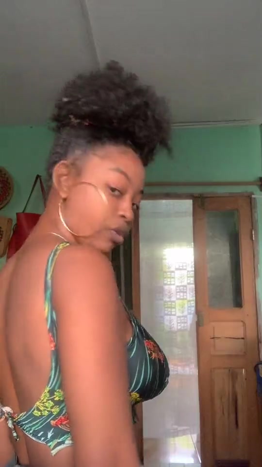 @Laurina Razaiarisoa