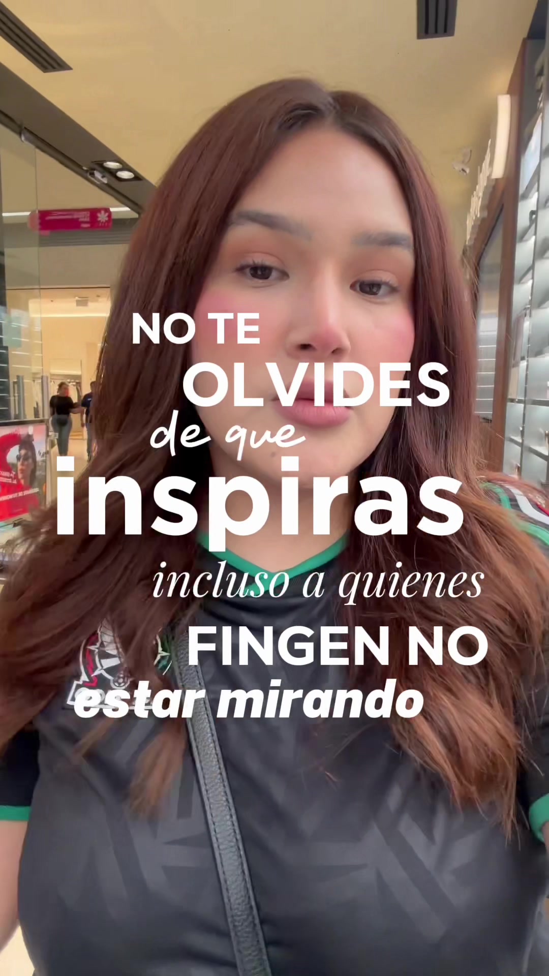 @keniaacamachoo