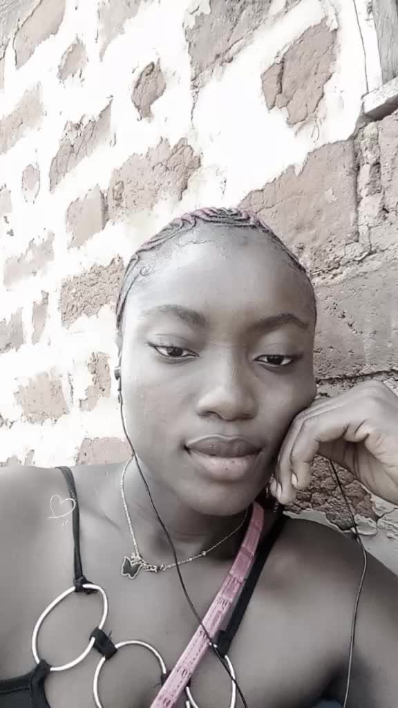@B&eacute;n&eacute;dicte thonono