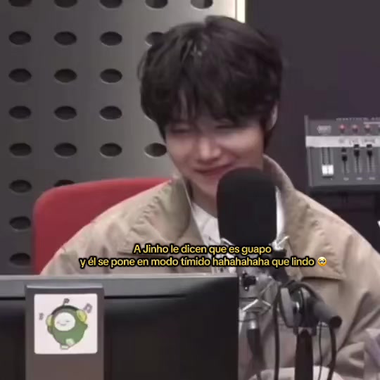 @Los cachetitos de Jinho🍑🐿️