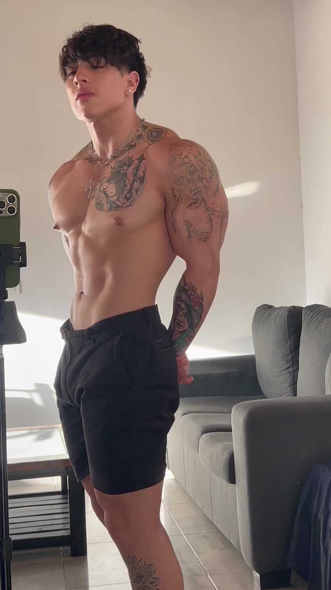 @Nicolás