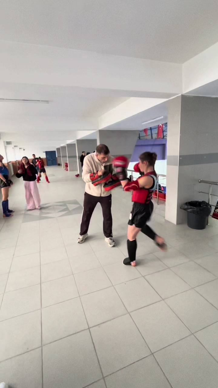 @Emo&ccedil;🫶🏻