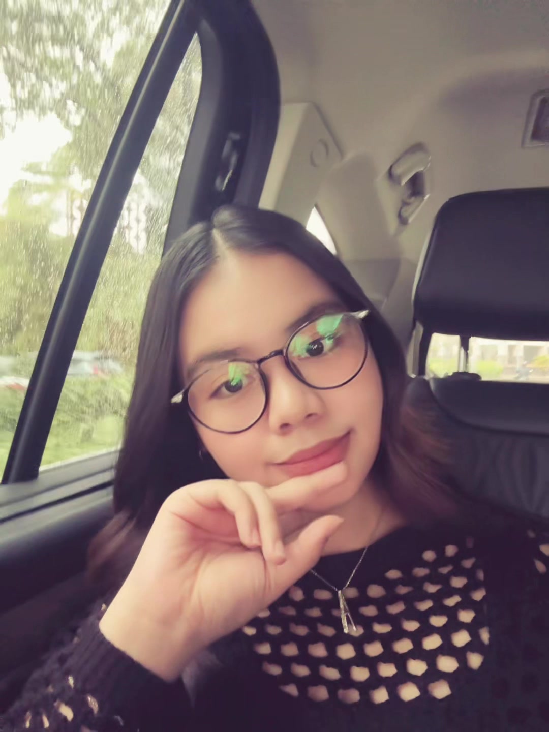 @👧🏻
