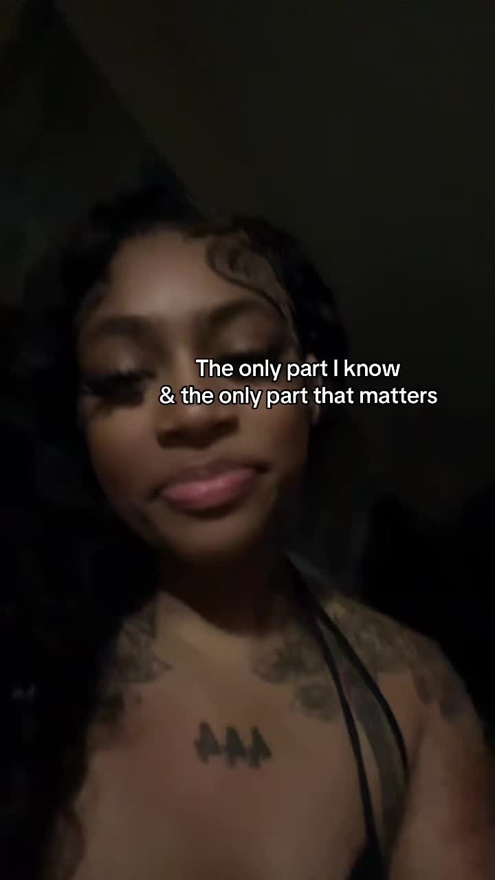 @tattedbaeee 👩🏽&zwj;❤️&zwj;💋&zwj;👩🏽