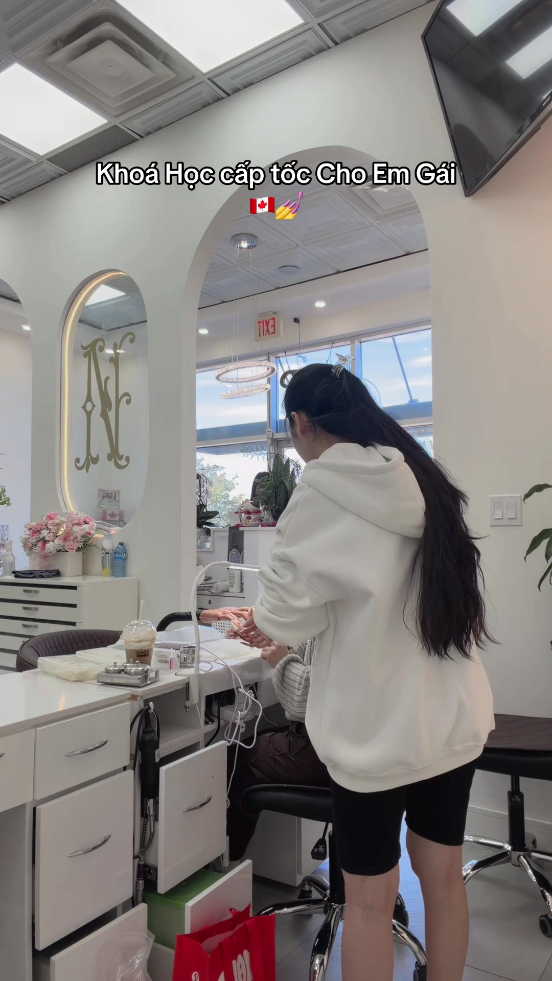 @KimmieNails🇻🇳&hearts;️🇨🇦Tấu H&agrave;i😜