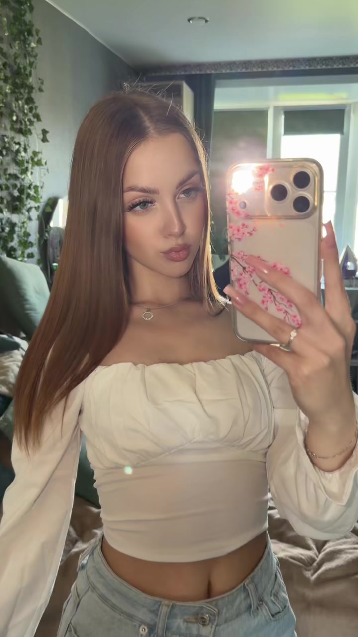 @victoria_meller