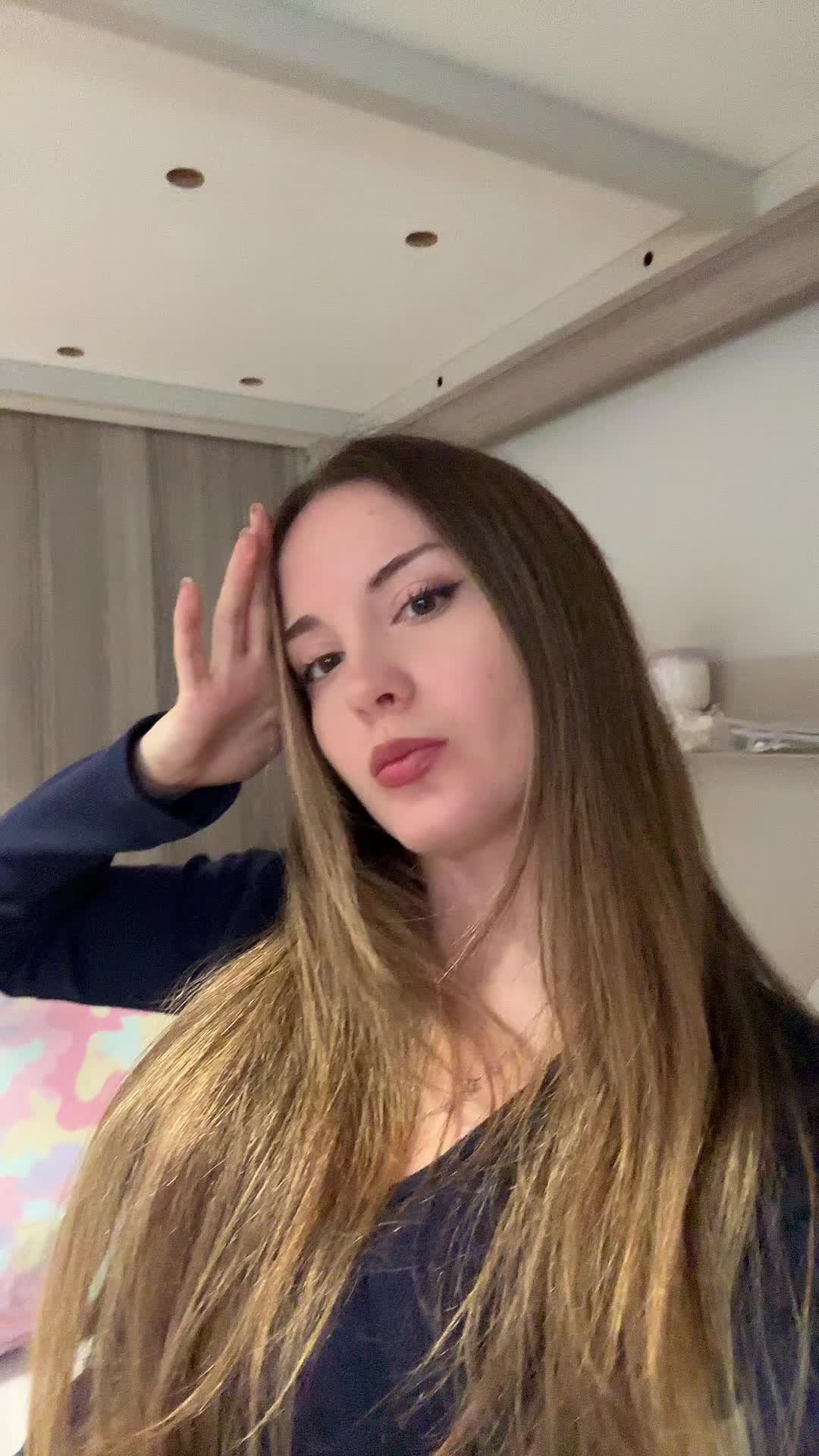 @🦦