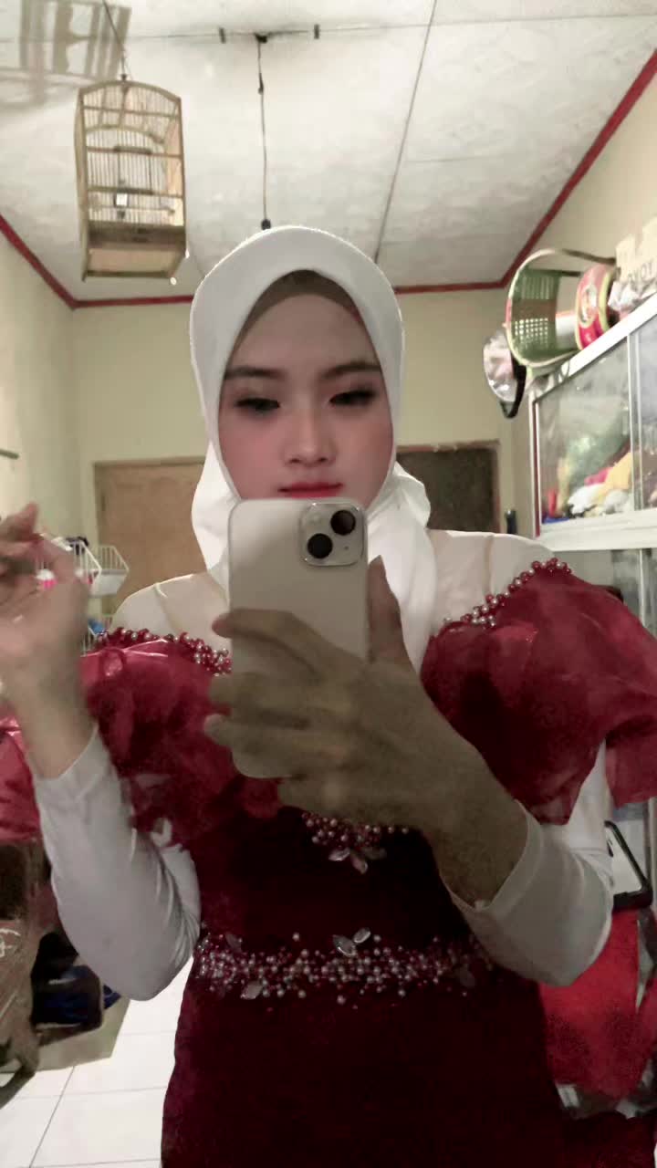 @Indah Khoerun Nisa, S. Pd 🌻 ♡